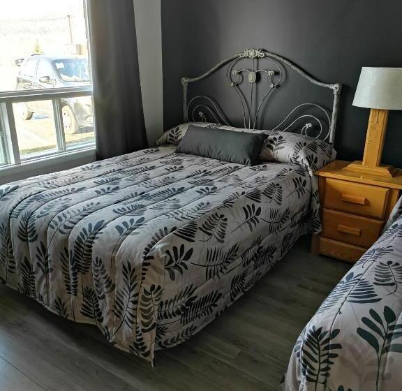 스탠다드 룸 더블 침대 2개, Motel Chantmartin