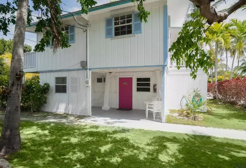 エコノミールーム, Pines & Palms Resort