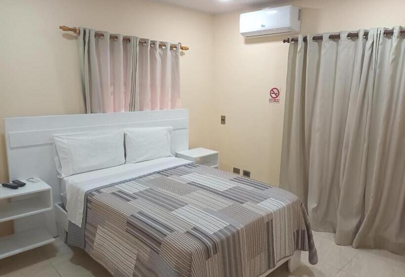 اتاق لوکس یک تخته, Apartahotel Macadana