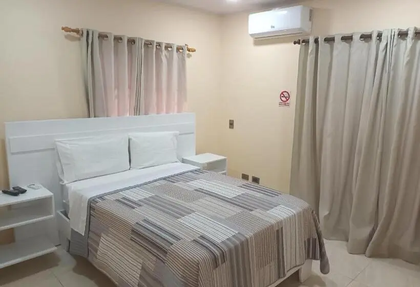 اتاق لوکس یک تخته, Apartahotel Macadana