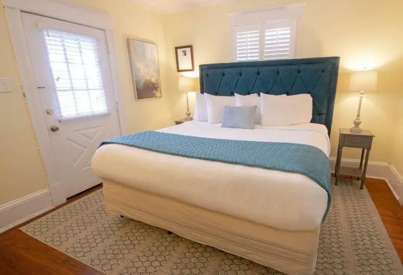 バルコニー付きスタンダードルーム, Hemingway House Bed And Breakfast