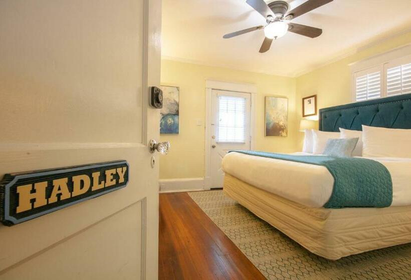 غرفة قياسية مزوَّدة بشُرفة, Hemingway House Bed And Breakfast