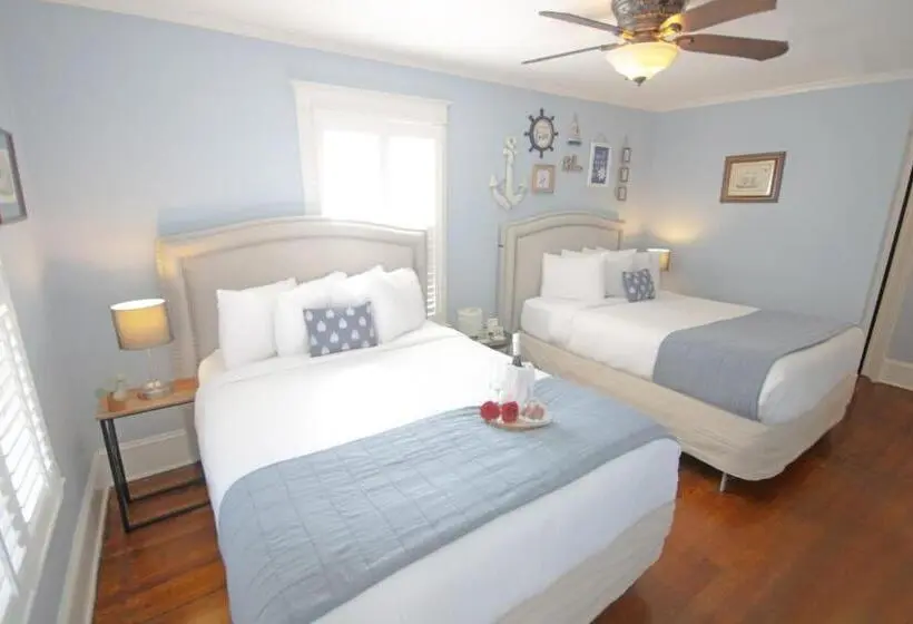 デラックスルーム, Hemingway House Bed And Breakfast