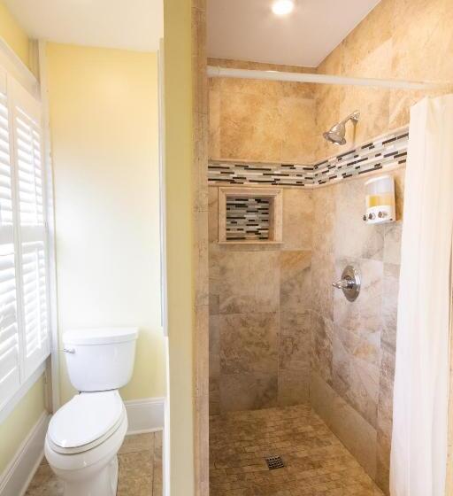 غرفة قياسية مزوَّدة بشُرفة, Hemingway House Bed And Breakfast