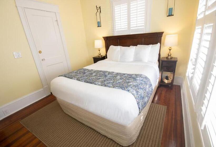 غرفة قياسية مزوَّدة بشُرفة, Hemingway House Bed And Breakfast