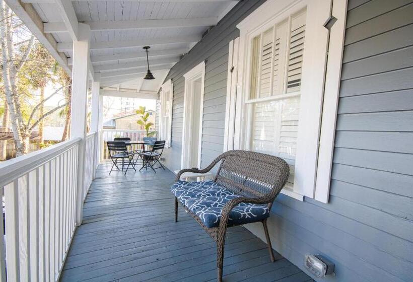 غرفة قياسية سرير كينج, Hemingway House Bed And Breakfast