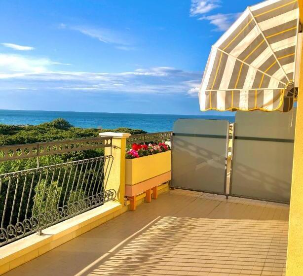 חדר סטנדרט נוף לים עם מרפסת, Caravel B&b