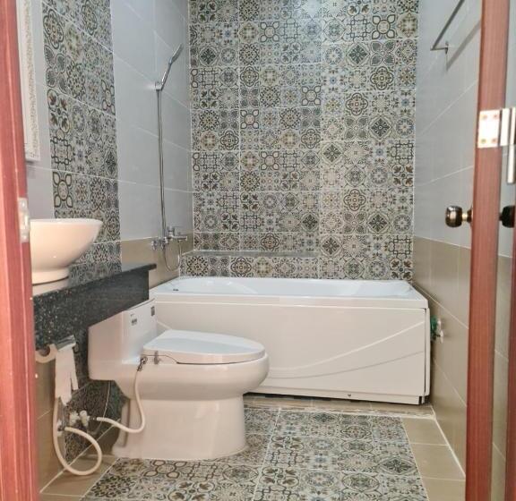 اتاق لوکس, Lại Nguyễn Boutique