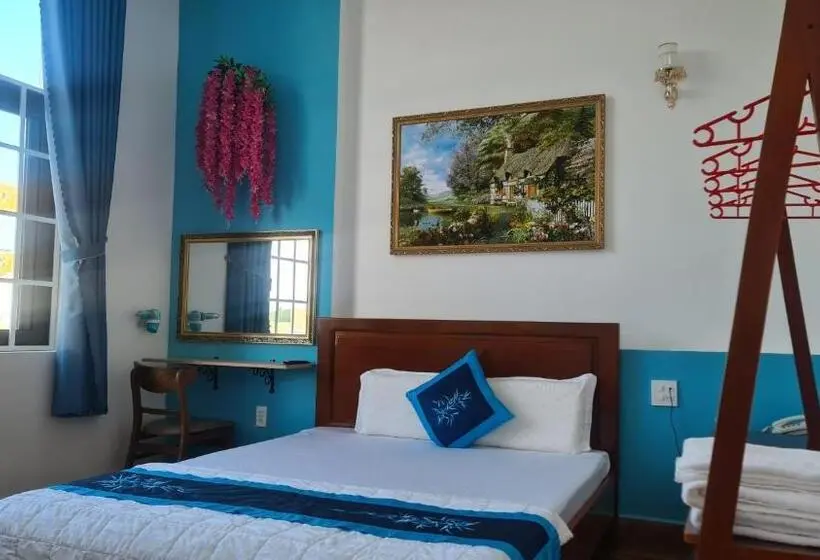 اتاق لوکس, Lại Nguyễn Boutique
