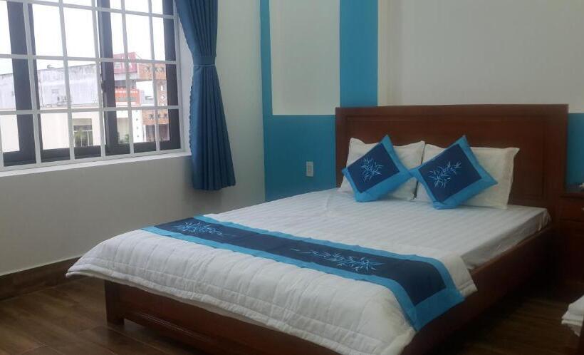 اتاق لوکس, Lại Nguyễn Boutique