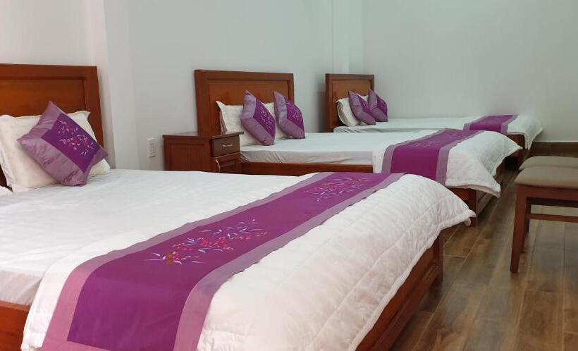 اتاق لوکس خانوادگی, Lại Nguyễn Boutique