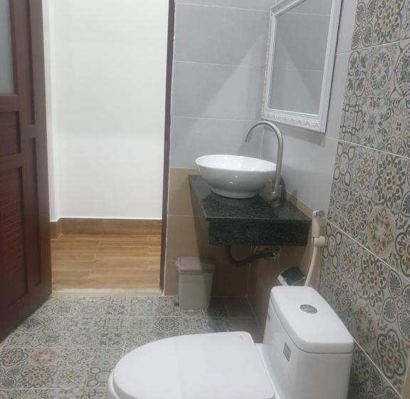 اتاق لوکس, Lại Nguyễn Boutique