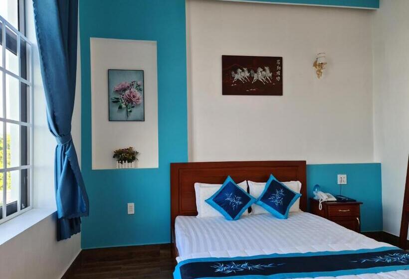 اتاق لوکس, Lại Nguyễn Boutique