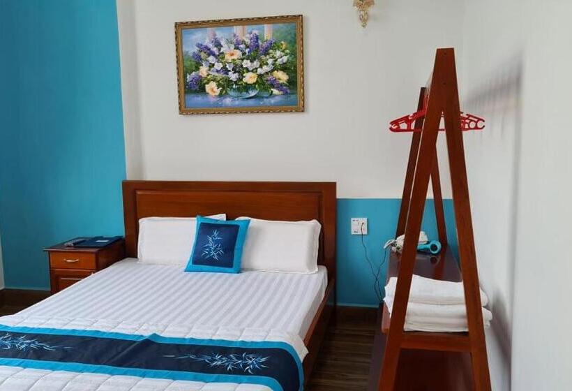 اتاق لوکس, Lại Nguyễn Boutique