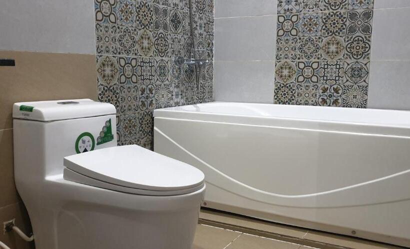 اتاق لوکس خانوادگی, Lại Nguyễn Boutique