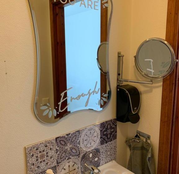 חדר סטנדרט, 4hearts B&b