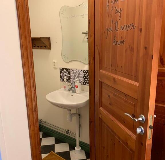 חדר סטנדרט, 4hearts B&b