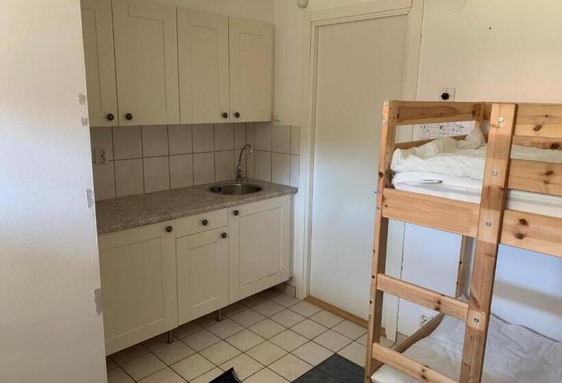 הכלכלה חדר לארבעה עם מקלחת משותפת, 4hearts B&b