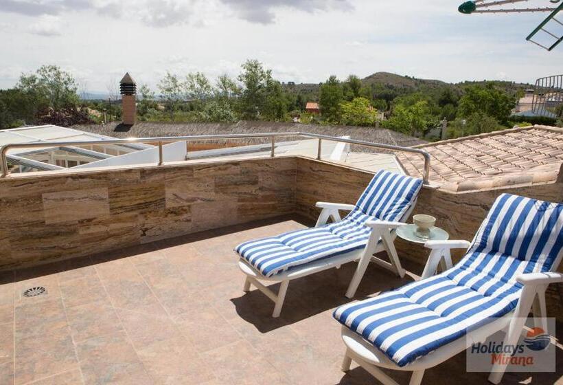 غرفة ديلوكس سرير كينج, Holidays Mirana