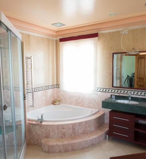 Номер Deluxe Кровать Кинг, Holidays Mirana