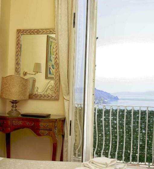 Tengerre néző Standard Stúdió Szoba, Pascià Cappuccini