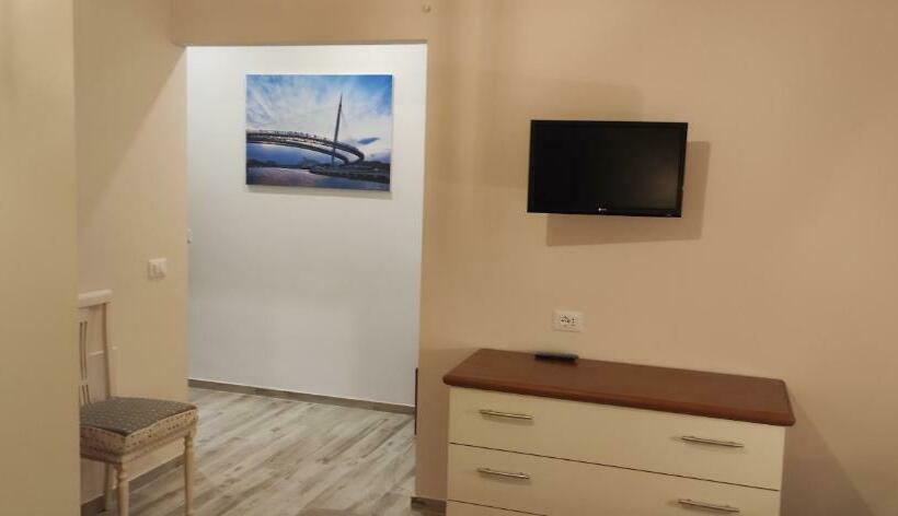 اتاق استاندارد, Daisy