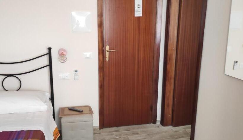 اتاق استاندارد یک نفره, Daisy