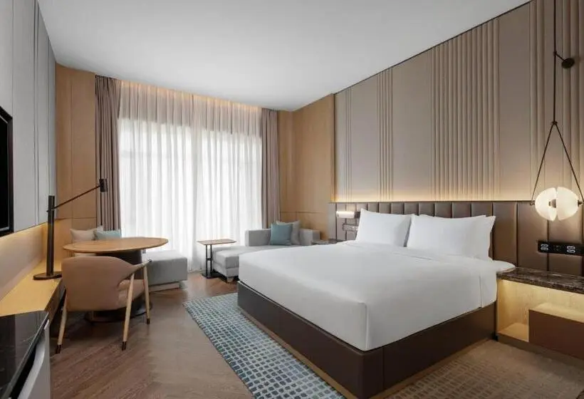 اتاق دلوکس با تخت کینگ و چشم‌انداز شهر, Courtyard Taiyuan