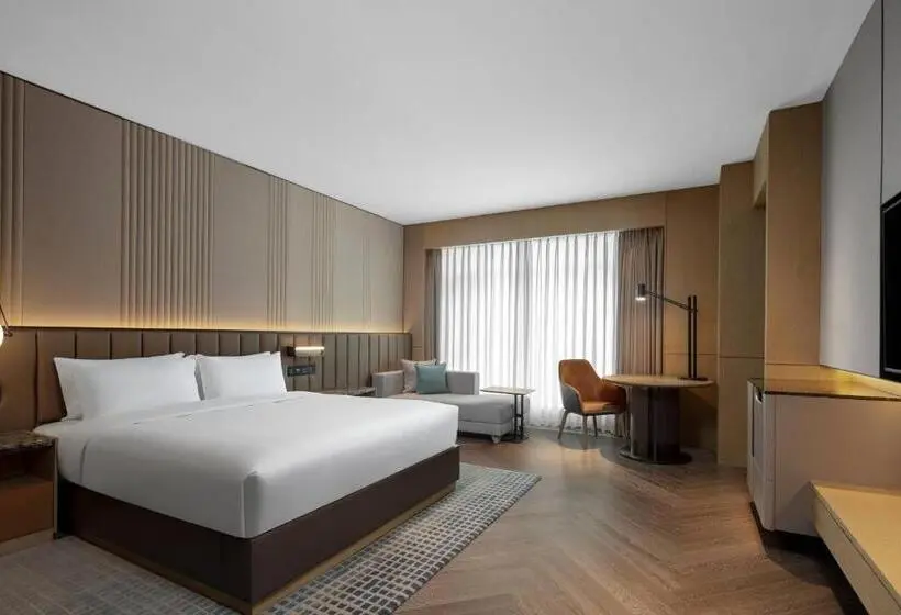 اتاق لوکس با تخت بزرگ, Courtyard Taiyuan