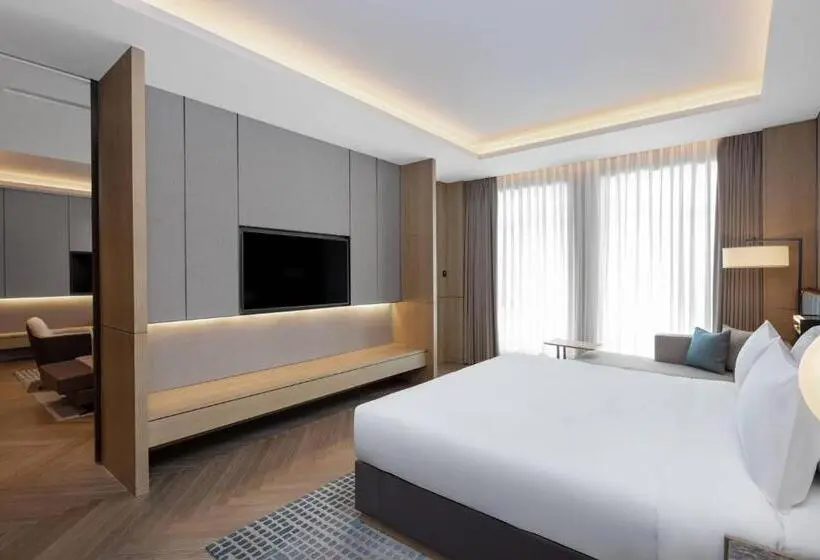 سوئیت اجرایی با تخت کینگ, Courtyard Taiyuan