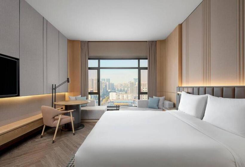 Номер Deluxe Кровать Кинг Вид на Город, Courtyard Taiyuan