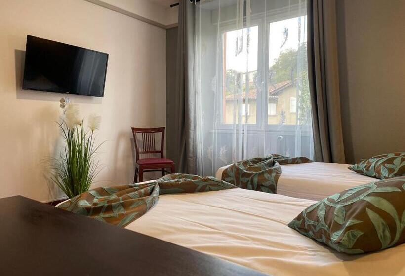 غرفة قياسية, L Embleme  Boutique