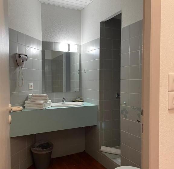 غرفة قياسية, L Embleme  Boutique