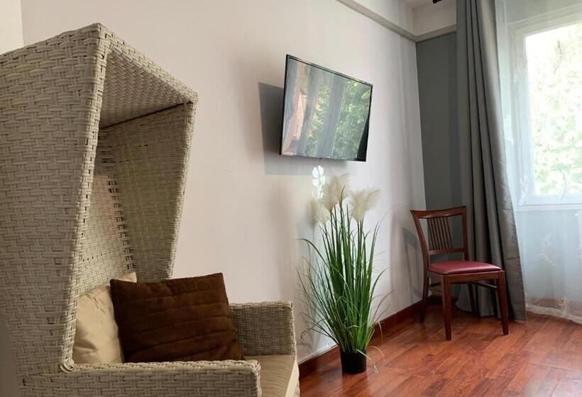 Номер Стандарт, L Embleme  Boutique