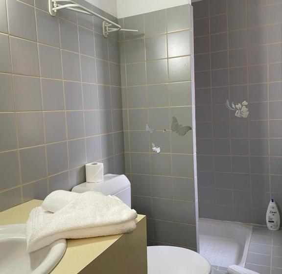 غرفة إقتصادية فردية, L Embleme  Boutique