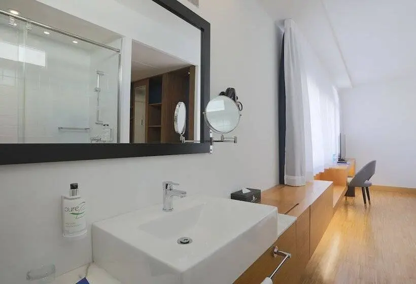 ドゥプレックスルーム, Villa Odon