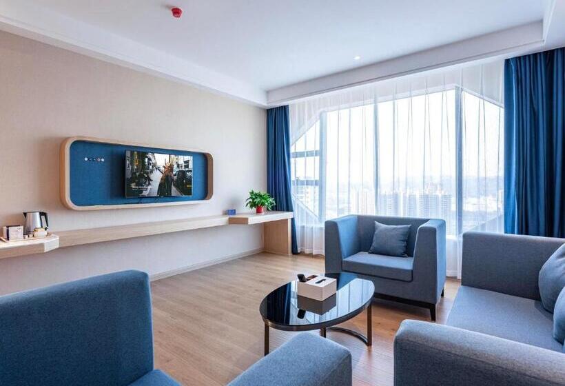 Люкс, Kyriad Hotel Heyuan Taoyuan International Store