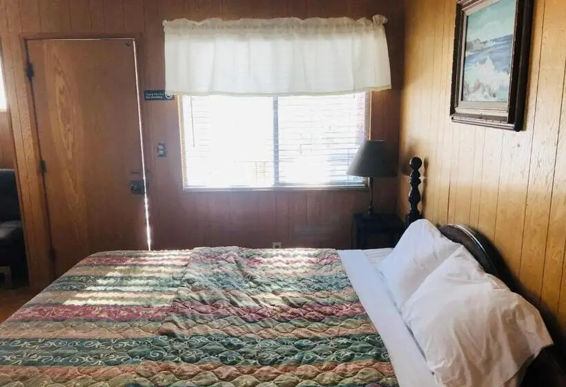 キングサイズベッドのスタンダードルーム, Mountain View Cabins