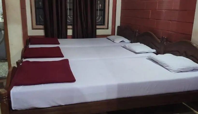 Standard Kolmen Hengen Huone, Shree Katyayani Residency