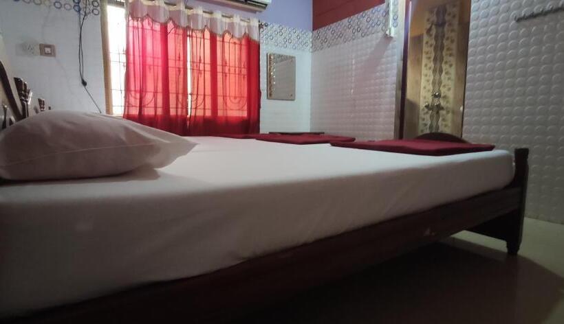 Quarto Triplo Estandar, Shree Katyayani Residency