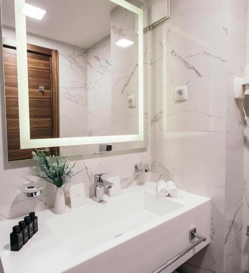 اتاق استاندارد یک نفره, Central Point Hotel Beograd