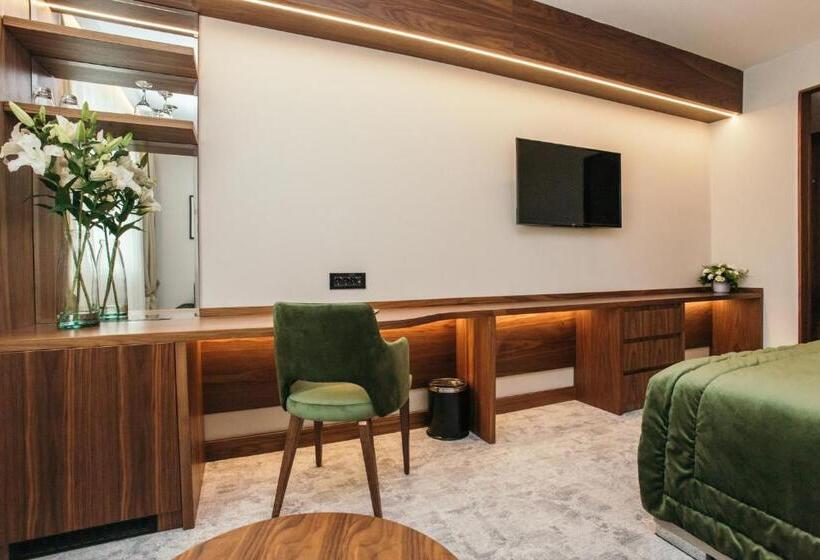 اتاق استاندارد با بالکن, Central Point Hotel Beograd