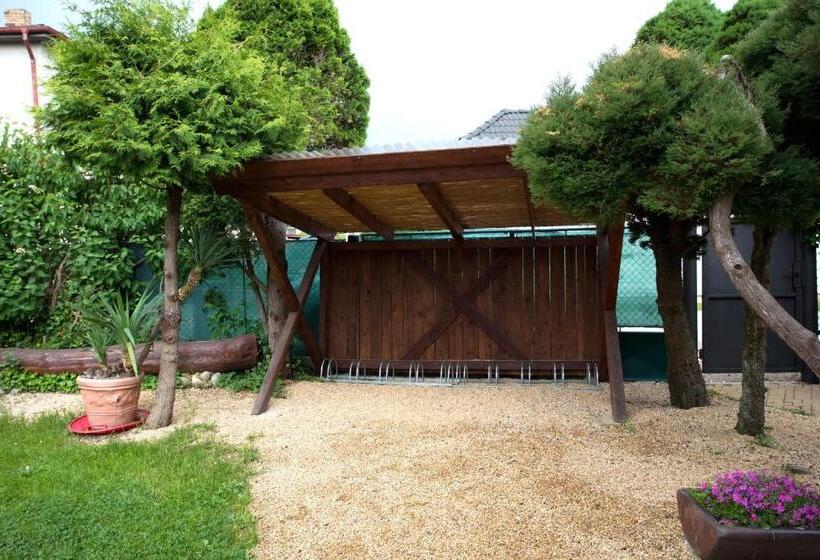 Familjestudio, Penzion Cyklista