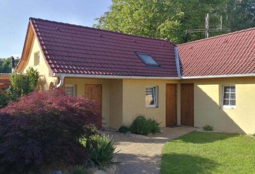 Familjestudio, Penzion Cyklista