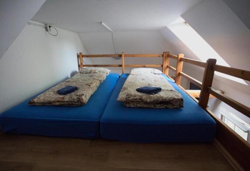 Familjestudio, Penzion Cyklista