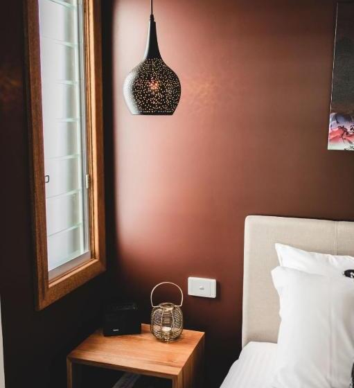 Люкс Повышенной Комфортности, Tuckers Lane Boutique Accommodation