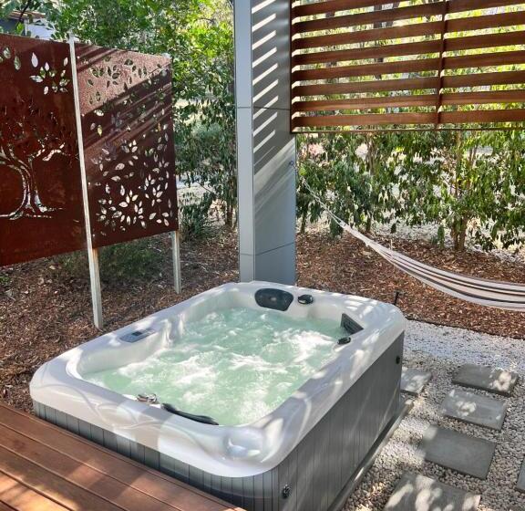 Люкс Повышенной Комфортности, Tuckers Lane Boutique Accommodation