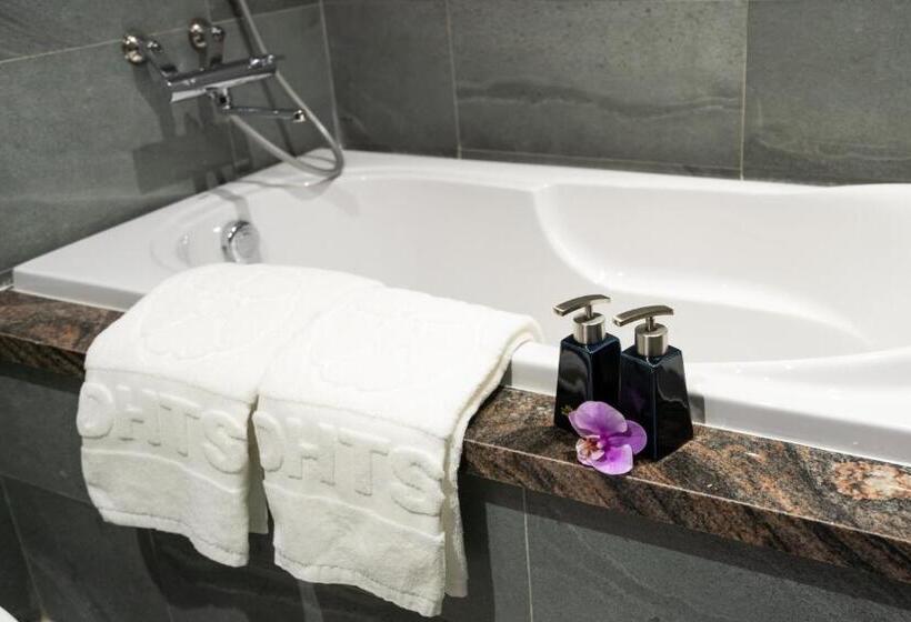 جناح جونيور عائلى, Dhts Business Hotel & Apartment