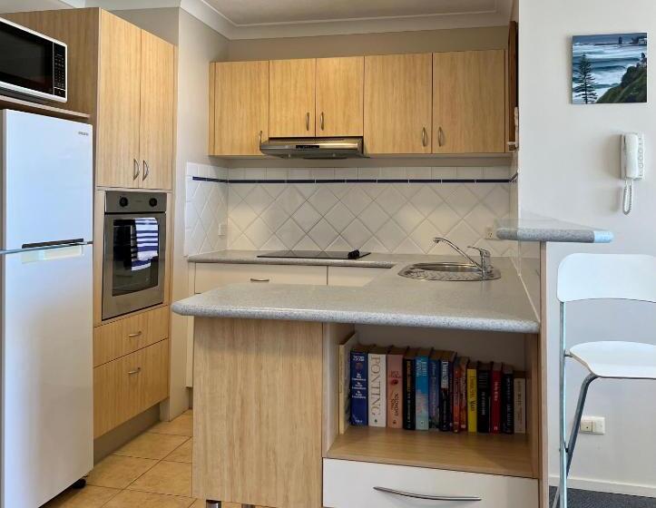 Апартаменты 1 Спальня, Eden Tower Apartments