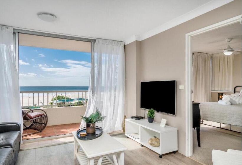 דירת חדר נוף לים, Eden Tower Apartments